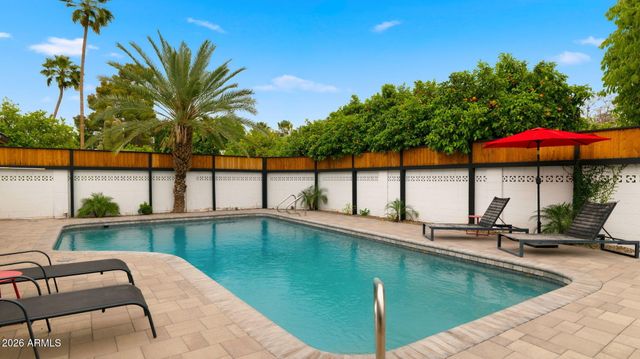 6715 E MONTECITO Avenue, Scottsdale, AZ 85251