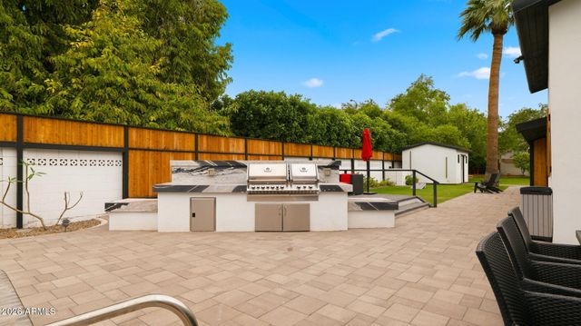 6715 E MONTECITO Avenue, Scottsdale, AZ 85251