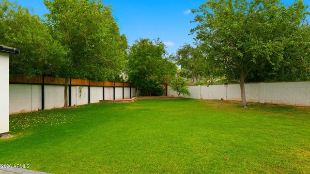 6715 E MONTECITO Avenue, Scottsdale, AZ 85251