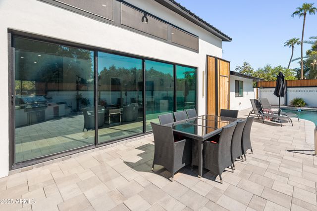 6715 E MONTECITO Avenue, Scottsdale, AZ 85251