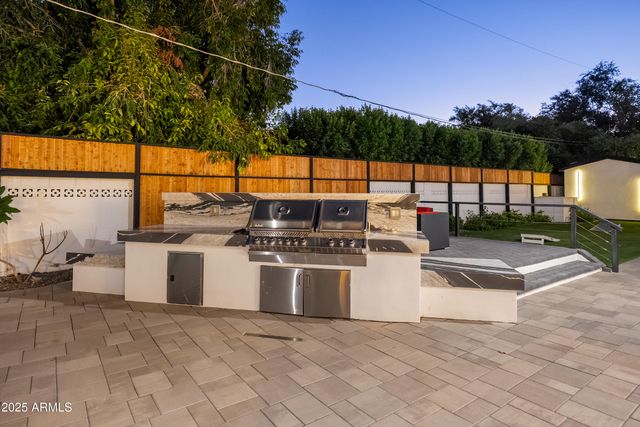 6715 E MONTECITO Avenue, Scottsdale, AZ 85251