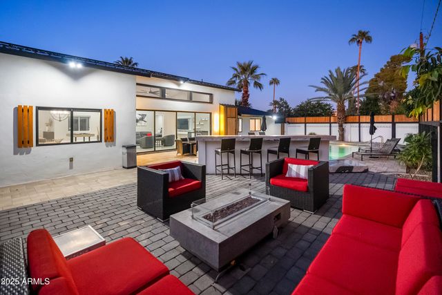 6715 E MONTECITO Avenue, Scottsdale, AZ 85251