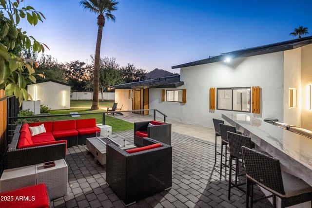 6715 E MONTECITO Avenue, Scottsdale, AZ 85251