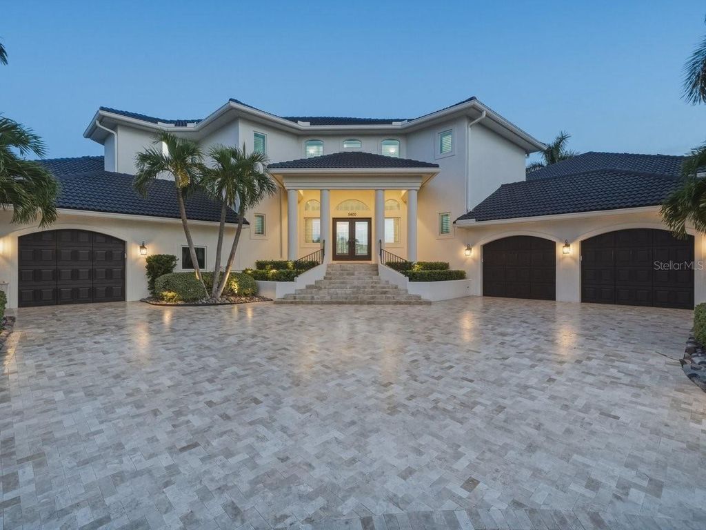 Image 2 of property listing at Address unavailable.
