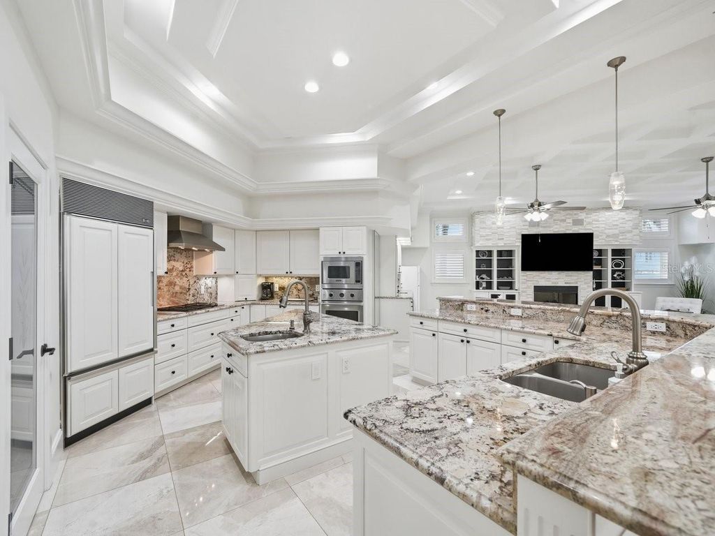 Image 20 of property listing at Address unavailable.