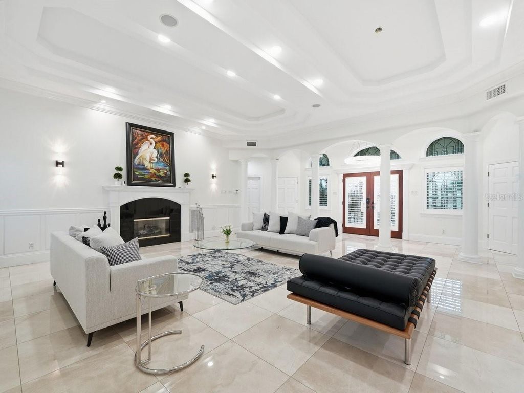Image 5 of property listing at Address unavailable.