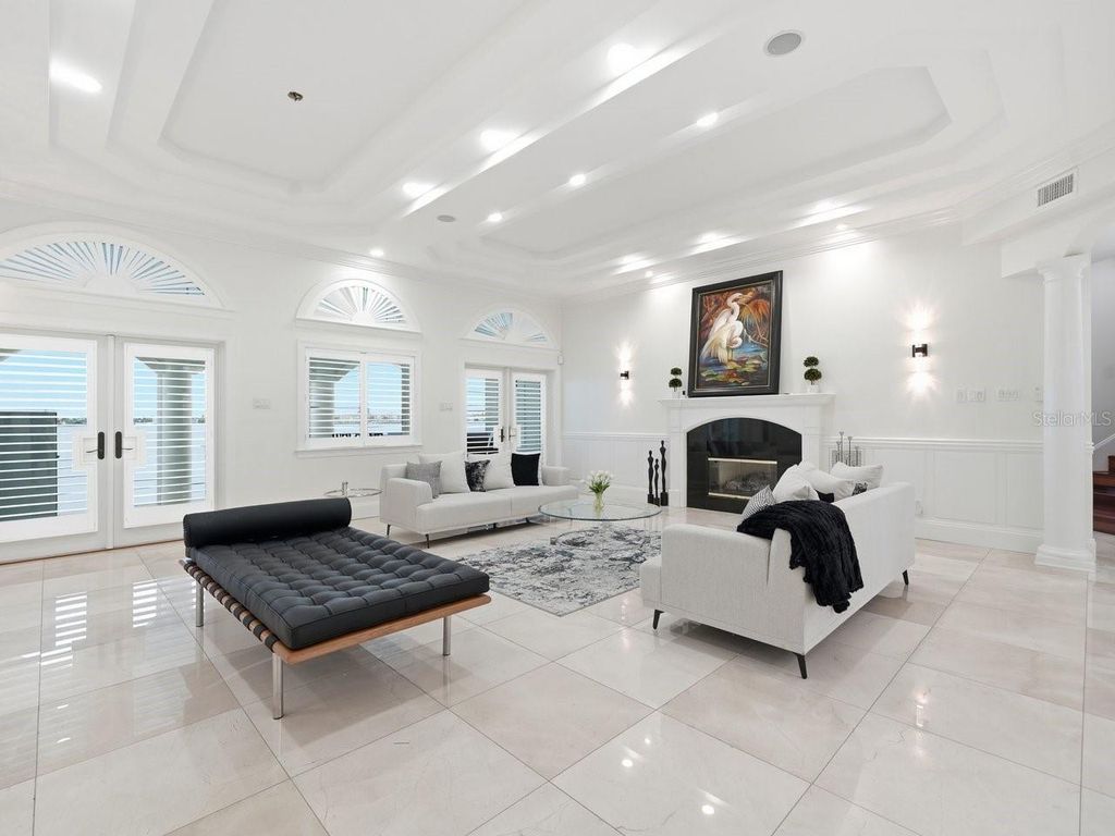 Image 6 of property listing at Address unavailable.