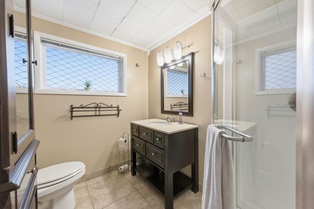 102 S Lochinvar St, Wichita, KS 67207