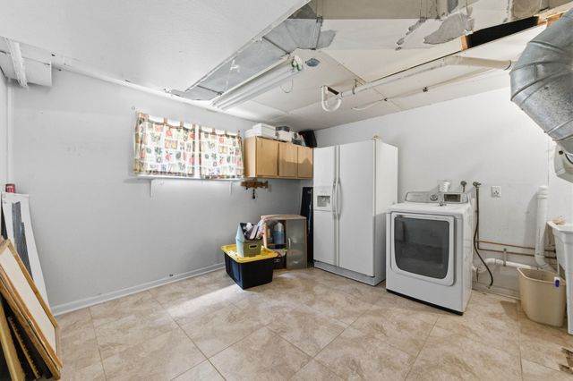 102 S Lochinvar St, Wichita, KS 67207