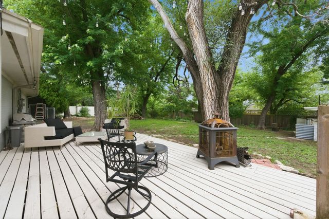 102 S Lochinvar St, Wichita, KS 67207