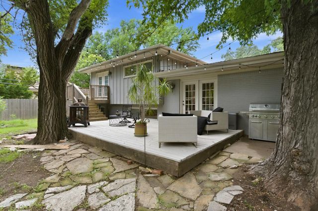 102 S Lochinvar St, Wichita, KS 67207