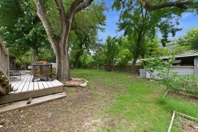 102 S Lochinvar St, Wichita, KS 67207