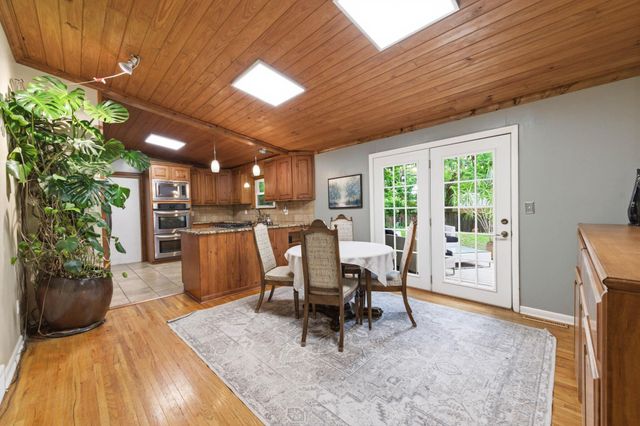 102 S Lochinvar St, Wichita, KS 67207
