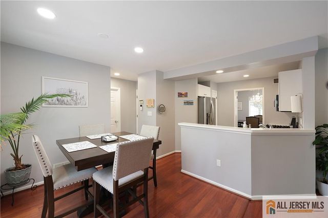 160 Buttonwood Drive, Piscataway, NJ 08854