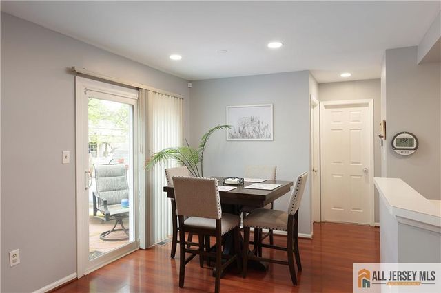 160 Buttonwood Drive, Piscataway, NJ 08854