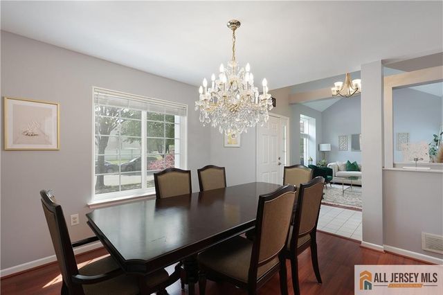 160 Buttonwood Drive, Piscataway, NJ 08854