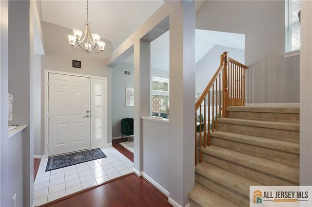 160 Buttonwood Drive, Piscataway, NJ 08854