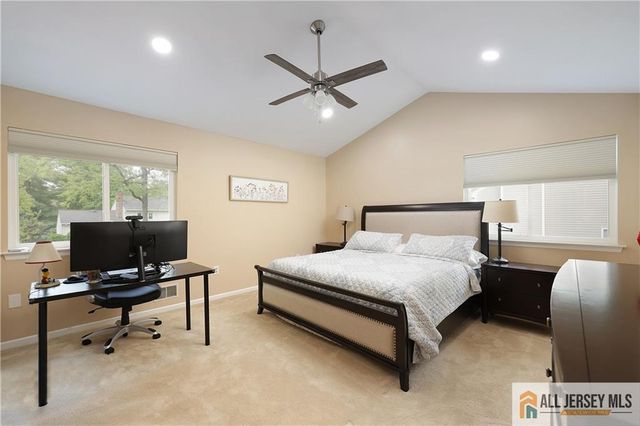 160 Buttonwood Drive, Piscataway, NJ 08854