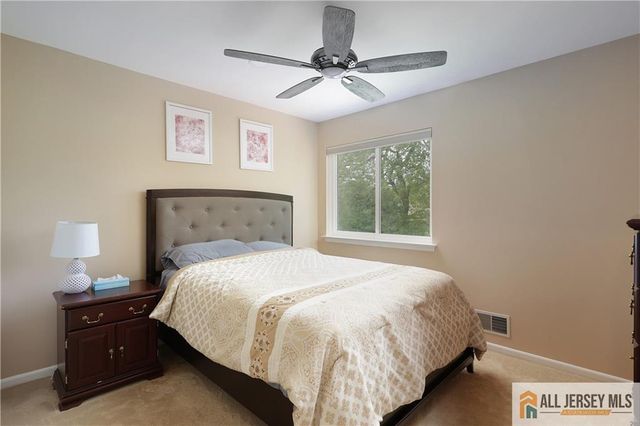 160 Buttonwood Drive, Piscataway, NJ 08854