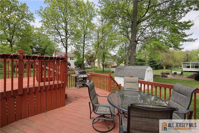 160 Buttonwood Drive, Piscataway, NJ 08854