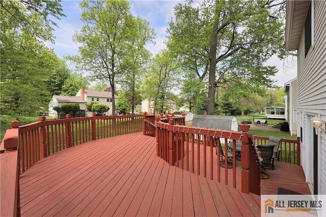 160 Buttonwood Drive, Piscataway, NJ 08854