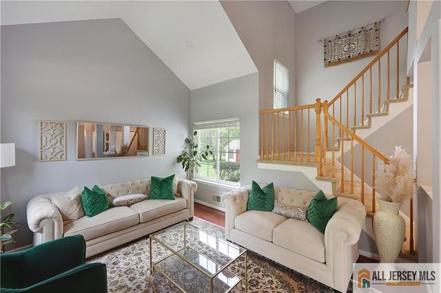 160 Buttonwood Drive, Piscataway, NJ 08854