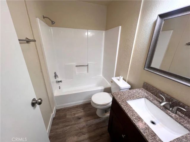 4307 W 142nd Street 4, Hawthorne, CA 90250