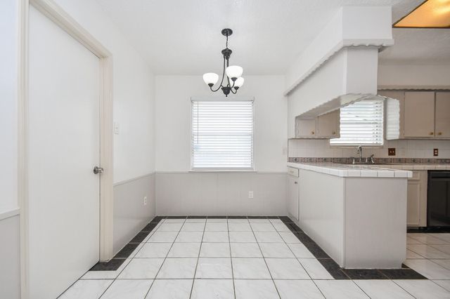 7714 Eichler Drive, Houston, TX 77036