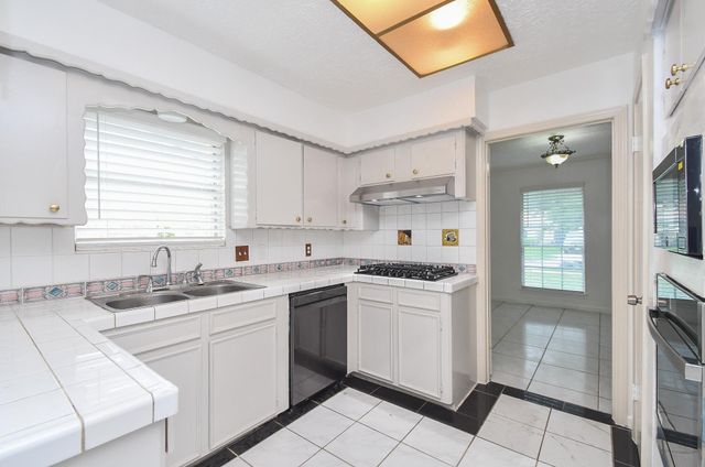 7714 Eichler Drive, Houston, TX 77036