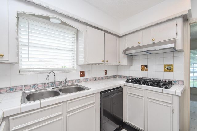7714 Eichler Drive, Houston, TX 77036