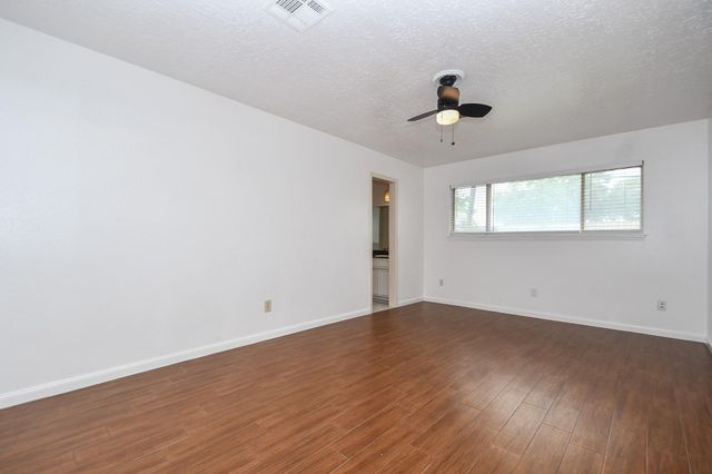 7714 Eichler Drive, Houston, TX 77036