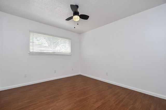 7714 Eichler Drive, Houston, TX 77036