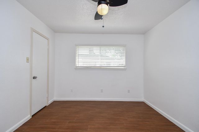 7714 Eichler Drive, Houston, TX 77036