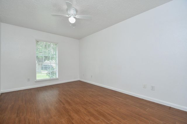 7714 Eichler Drive, Houston, TX 77036
