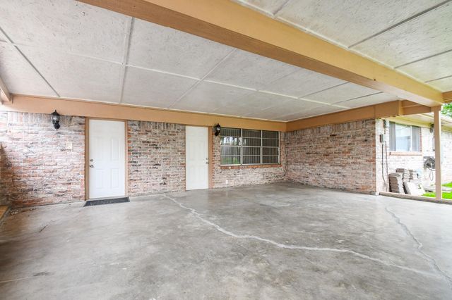 7714 Eichler Drive, Houston, TX 77036