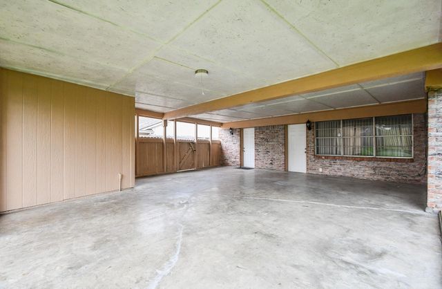 7714 Eichler Drive, Houston, TX 77036