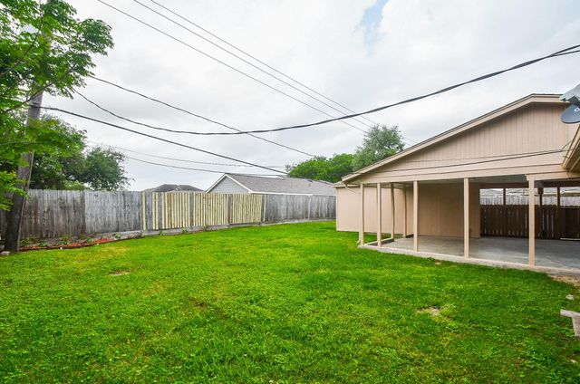 7714 Eichler Drive, Houston, TX 77036
