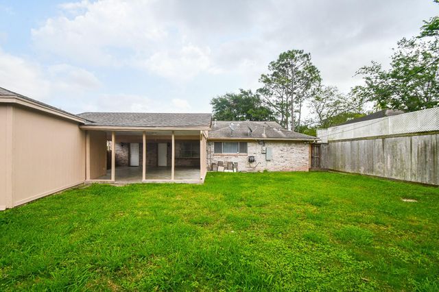 7714 Eichler Drive, Houston, TX 77036