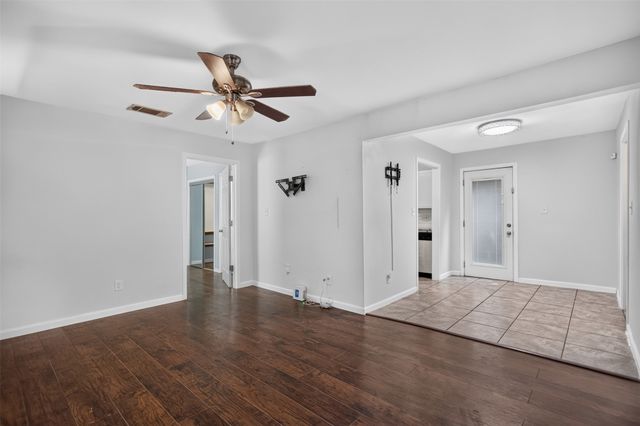 1618 Willow Street, Grand Prairie, TX 75050