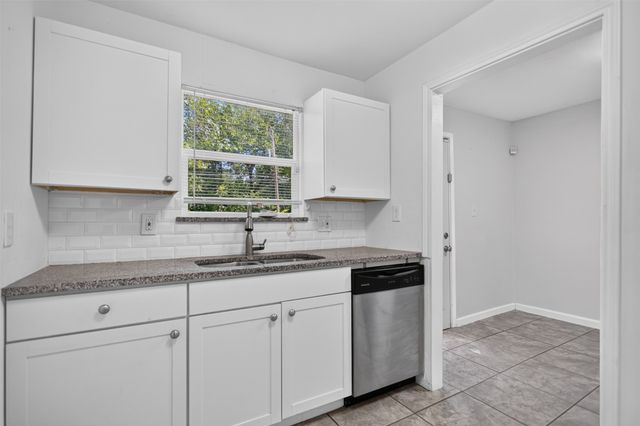 1618 Willow Street, Grand Prairie, TX 75050