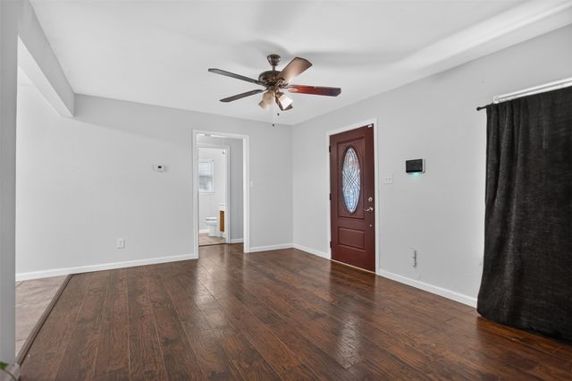 1618 Willow Street, Grand Prairie, TX 75050