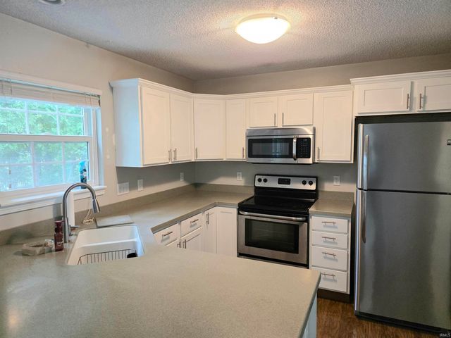 2218 S Bent Tree Drive, Bloomington, IN 47401