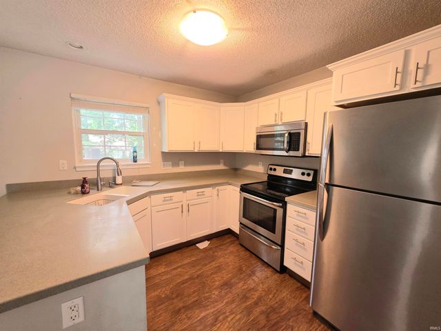 2218 S Bent Tree Drive, Bloomington, IN 47401