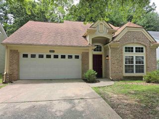2218 S Bent Tree Drive, Bloomington, IN 47401