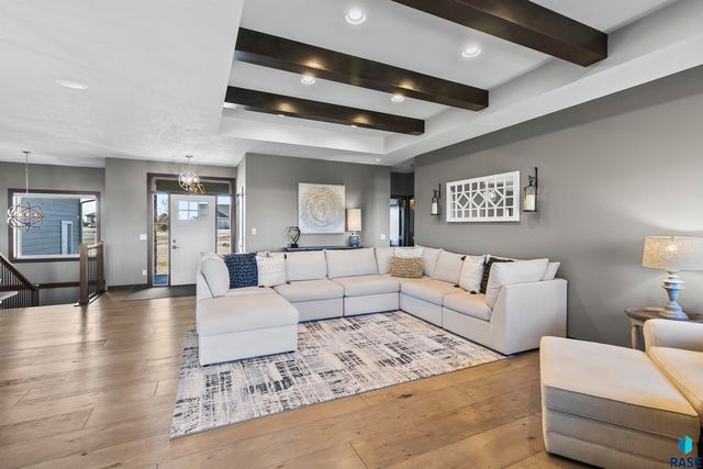 27164 Fairway Pl Place, Sioux Falls, SD 57108