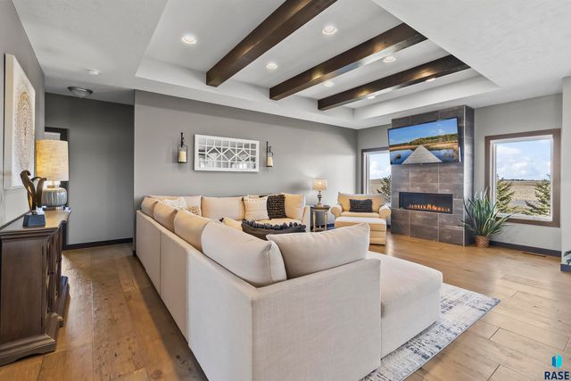 27164 Fairway Pl Place, Sioux Falls, SD 57108