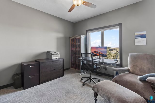 27164 Fairway Pl Place, Sioux Falls, SD 57108