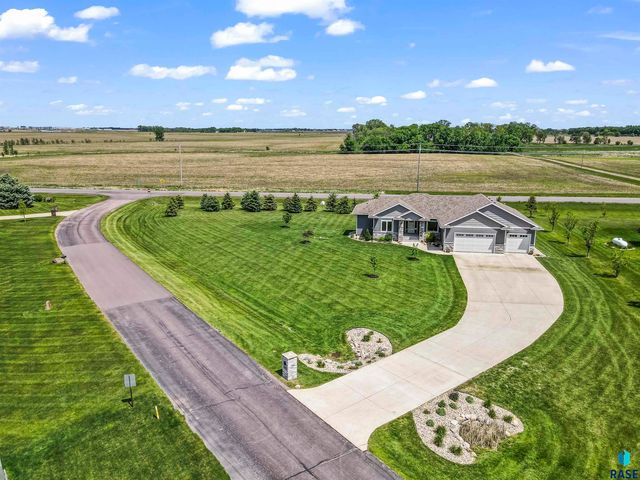 27164 Fairway Pl Place, Sioux Falls, SD 57108