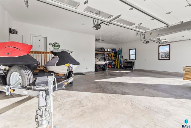 27164 Fairway Pl Place, Sioux Falls, SD 57108