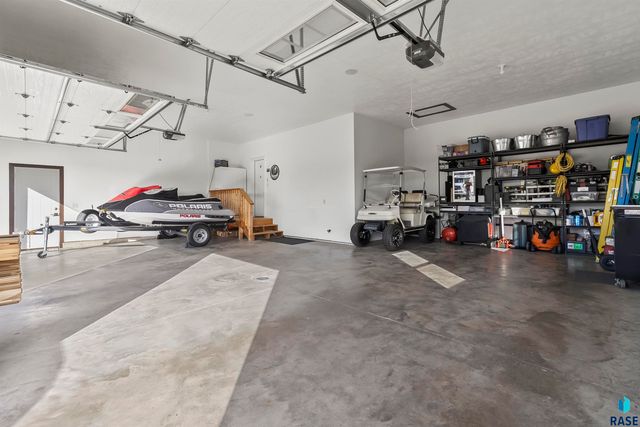 27164 Fairway Pl Place, Sioux Falls, SD 57108